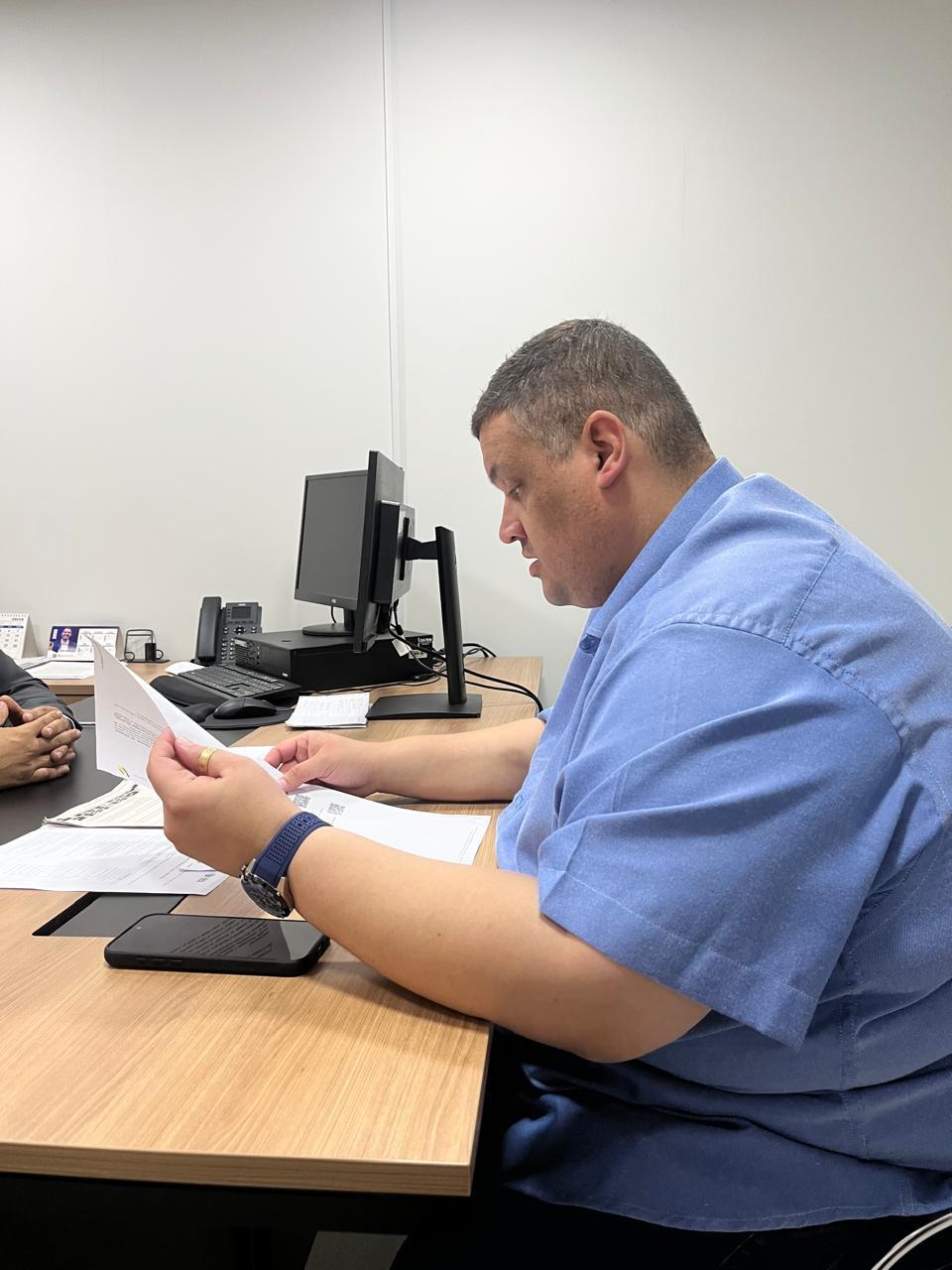 Vereador Thiago Tezzari fiscaliza Chamada Escolar 2026 e defende processo ágil, transparente e inclusivo