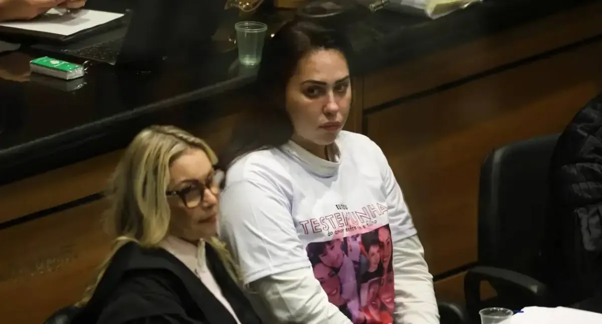 Monique Medeiros se entrega à polícia após STF restabelecer prisão preventiva