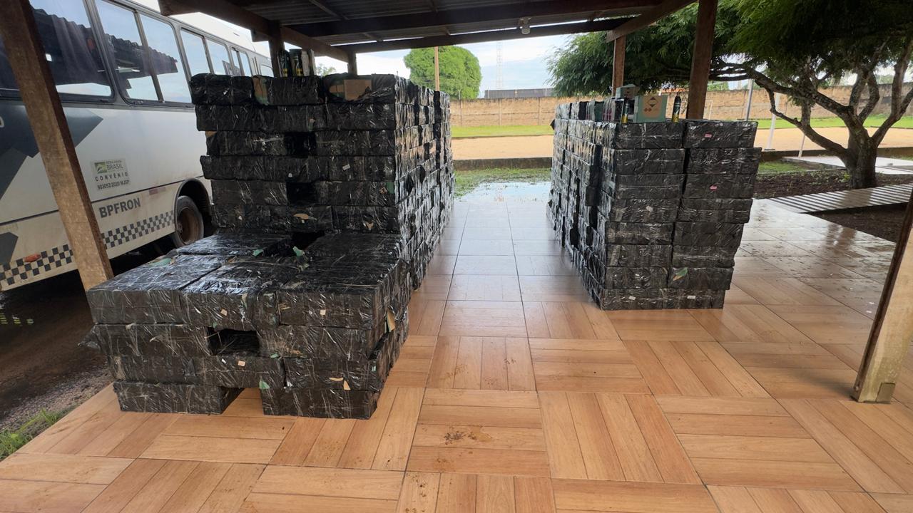 PMRO E PRF APREENDEM MERCADORIAS ILÍCITAS E PRENDE TRÊS PESSOAS POR DESCAMINHO