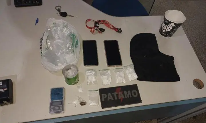 ARIQUEMES – POLÍCIA MILITAR APREENDE MAIS DE 100 GRAMAS DE ENTORPECENTES E PRENDE CASAL POR TRÁFICO DE DROGAS