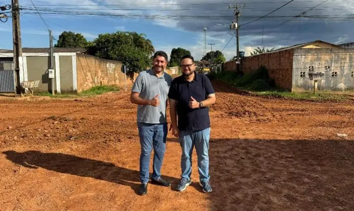 Vereador articula e garante avanço da terraplanagem no bairro Igarapé